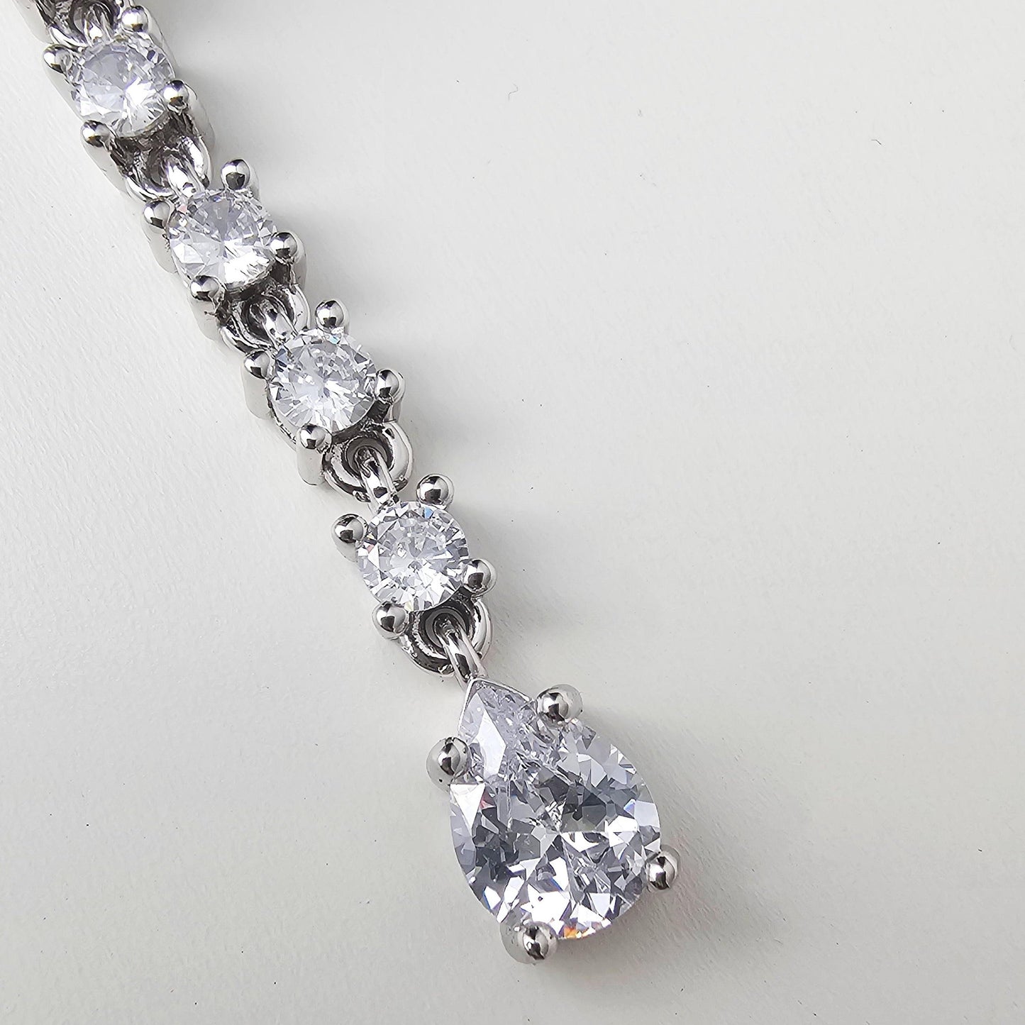 CELINE EARRINGS - Eli Chrishan