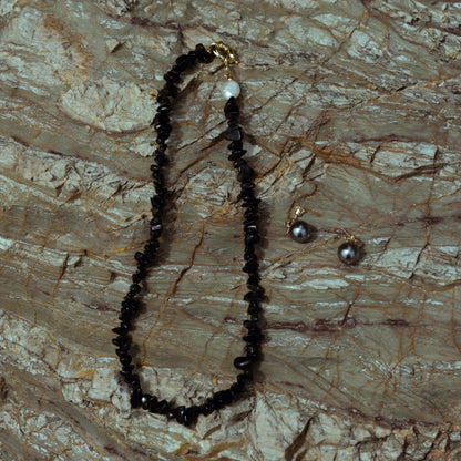 FINLEY AGATE NECKLACE